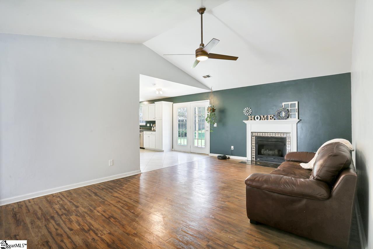 432 Longspur Court Duncan, SC 29334 - Photo 4 of 28