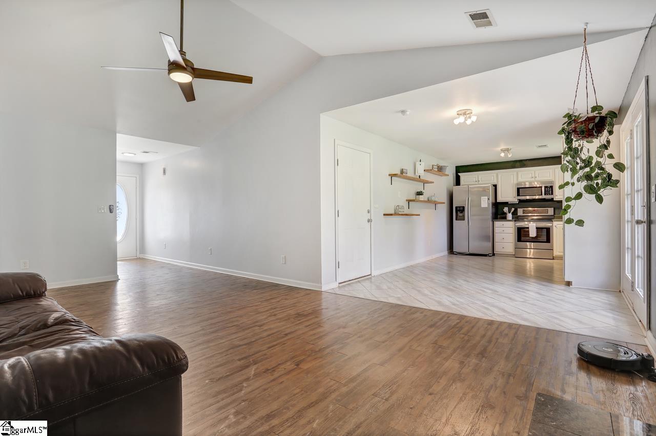 432 Longspur Court Duncan, SC 29334 - Photo 6 of 28