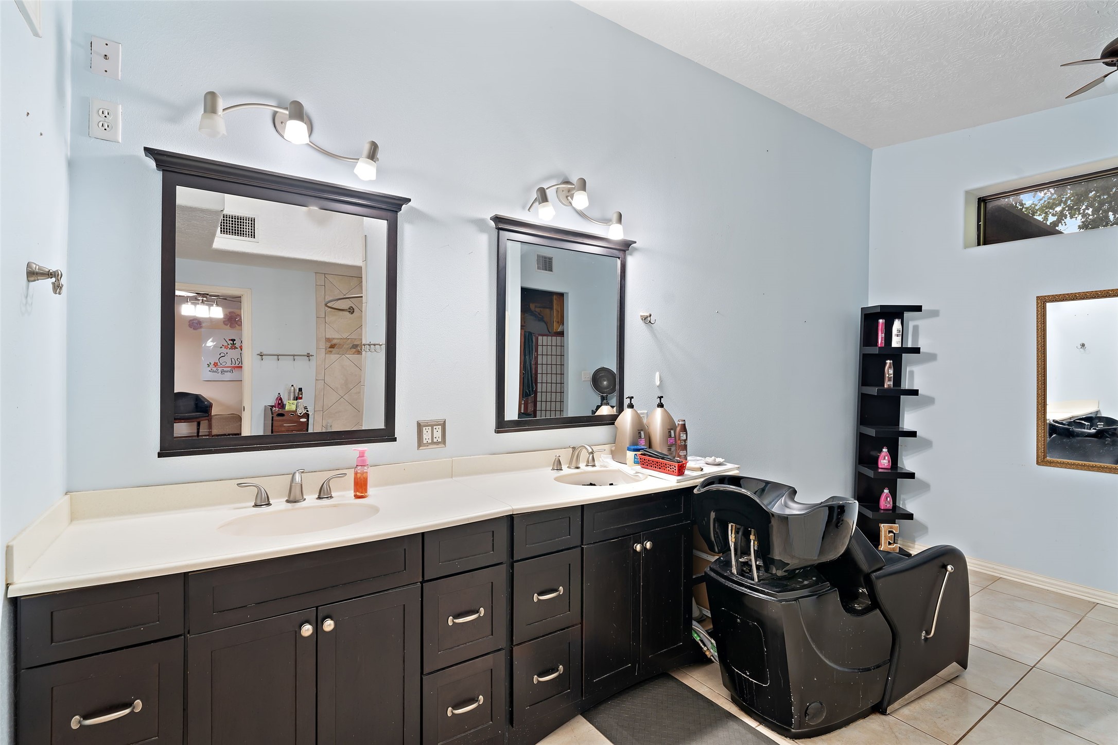 7438 Wright Road Houston, TX 77041 - Photo 25 of 50 The second primary bathroom in the guest house.