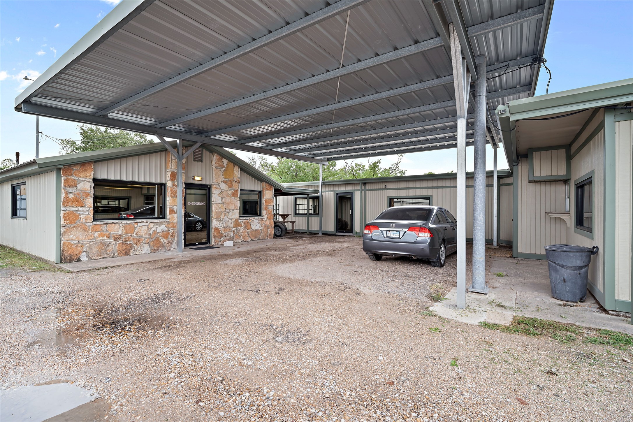 7438 Wright Road Houston, TX 77041 - Photo 45 of 50 Another office building. Currently known as the engineering building.