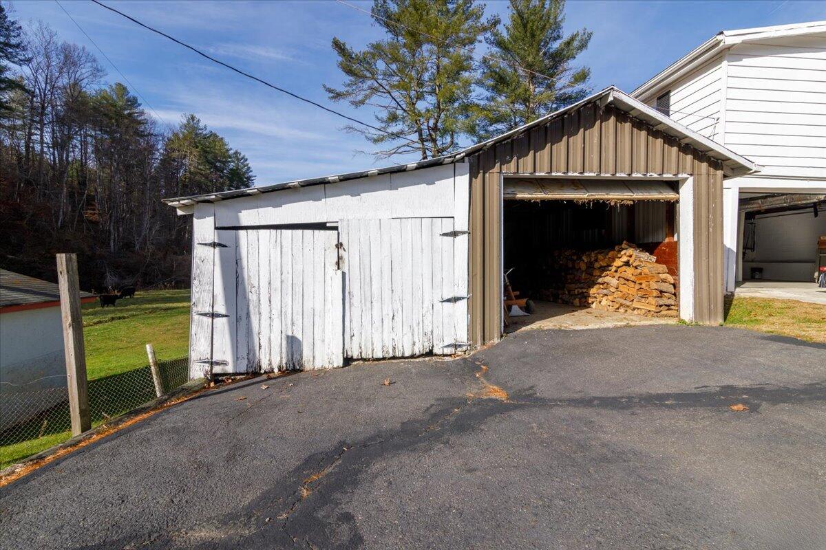 4668 Webbs Mill Road North Riner, VA 24149 - Photo 28 of 50 27-027-4668 Webbs Mill Rd N Riner VA-32