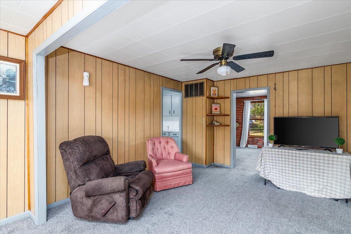 4668 Webbs Mill Road North Riner, VA 24149 - Photo 9 of 50 09-009-4668 Webbs Mill Rd N Riner VA-21