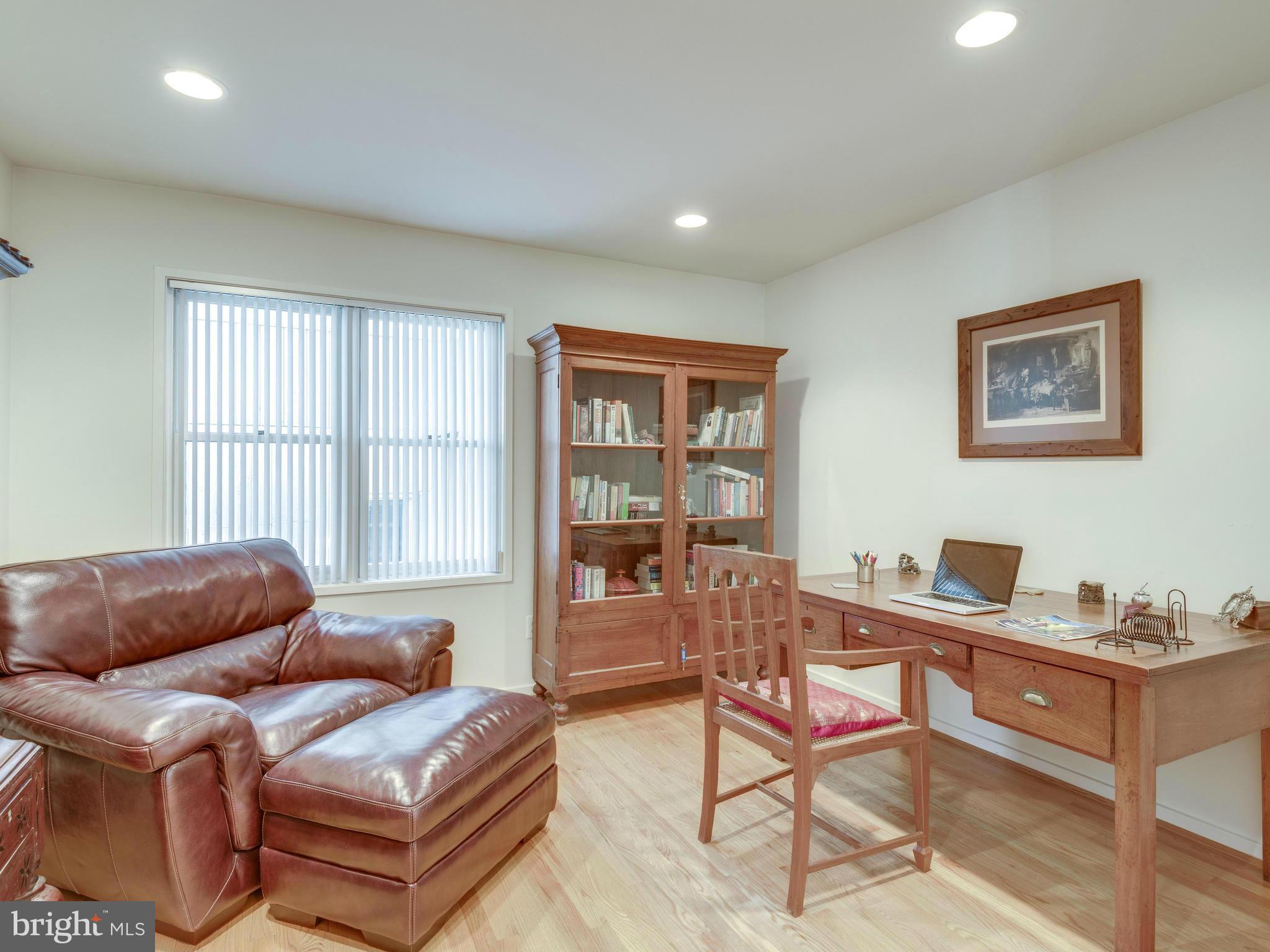 2039 Beacon Place Reston, VA 20191 - Photo 12 of 28 Office/Library