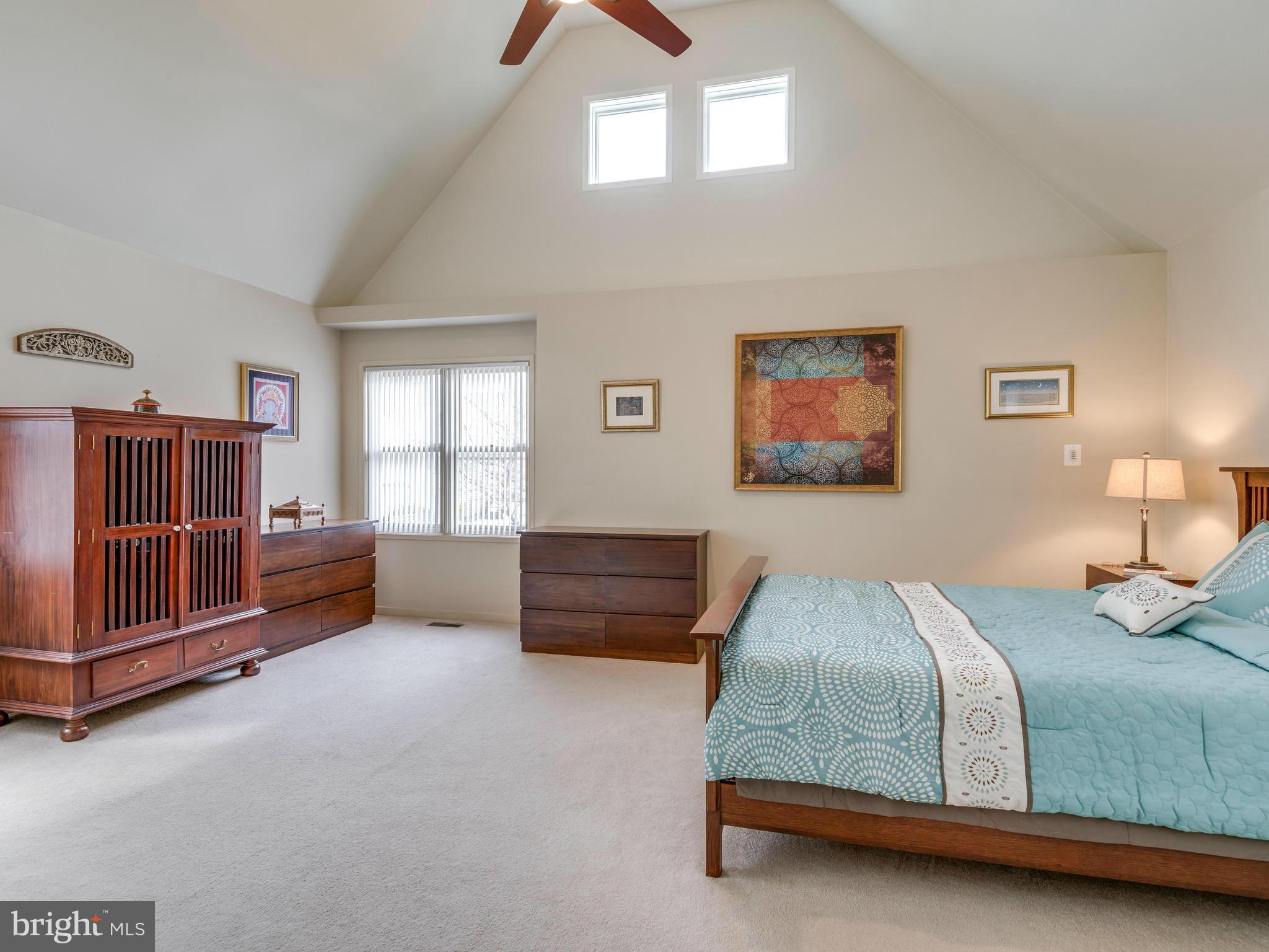 2039 Beacon Place Reston, VA 20191 - Photo 14 of 28 Main Floor Master Bedroom