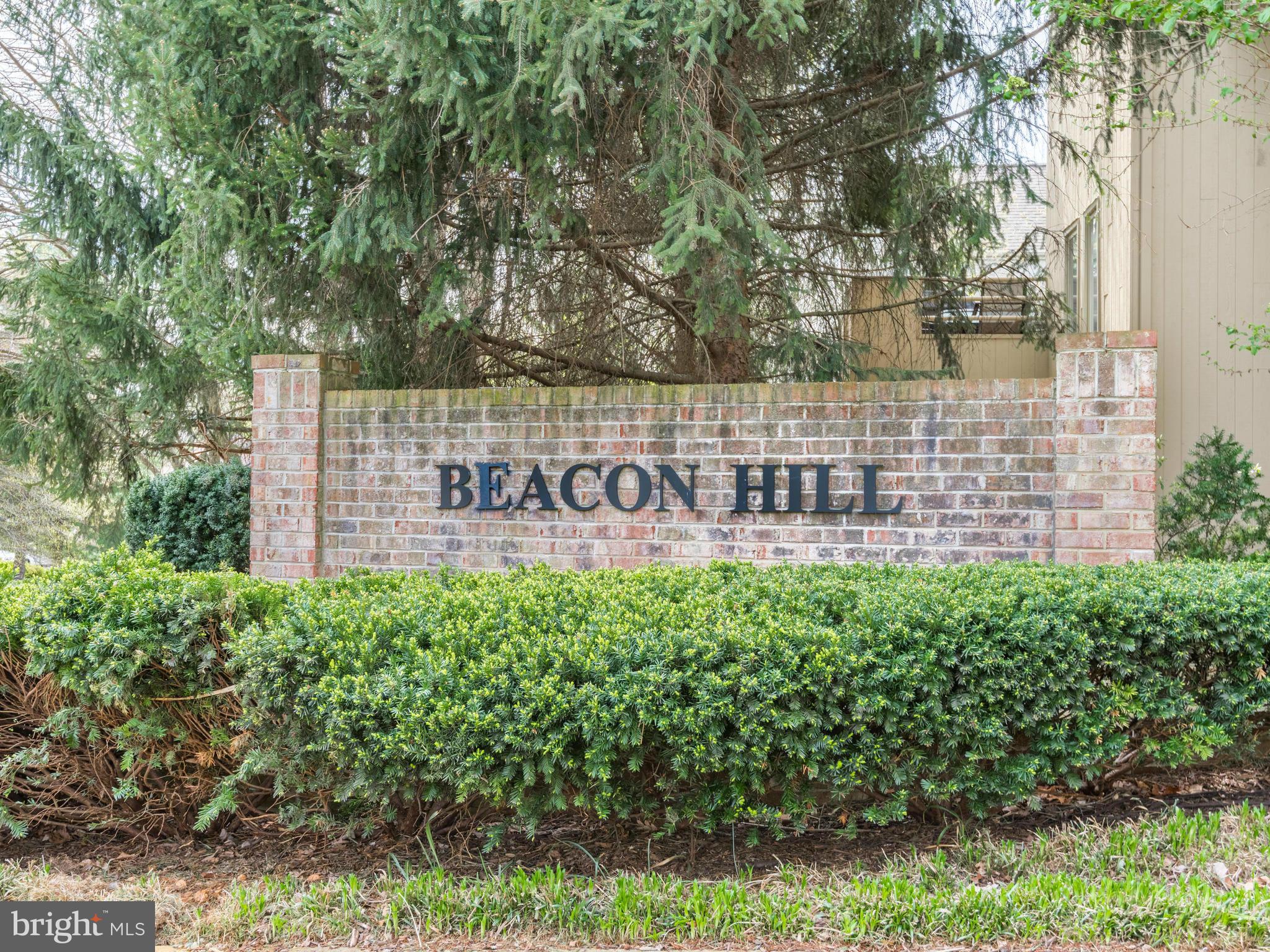 2039 Beacon Place Reston, VA 20191 - Photo 3 of 28 Beacon Hill Community Entrance