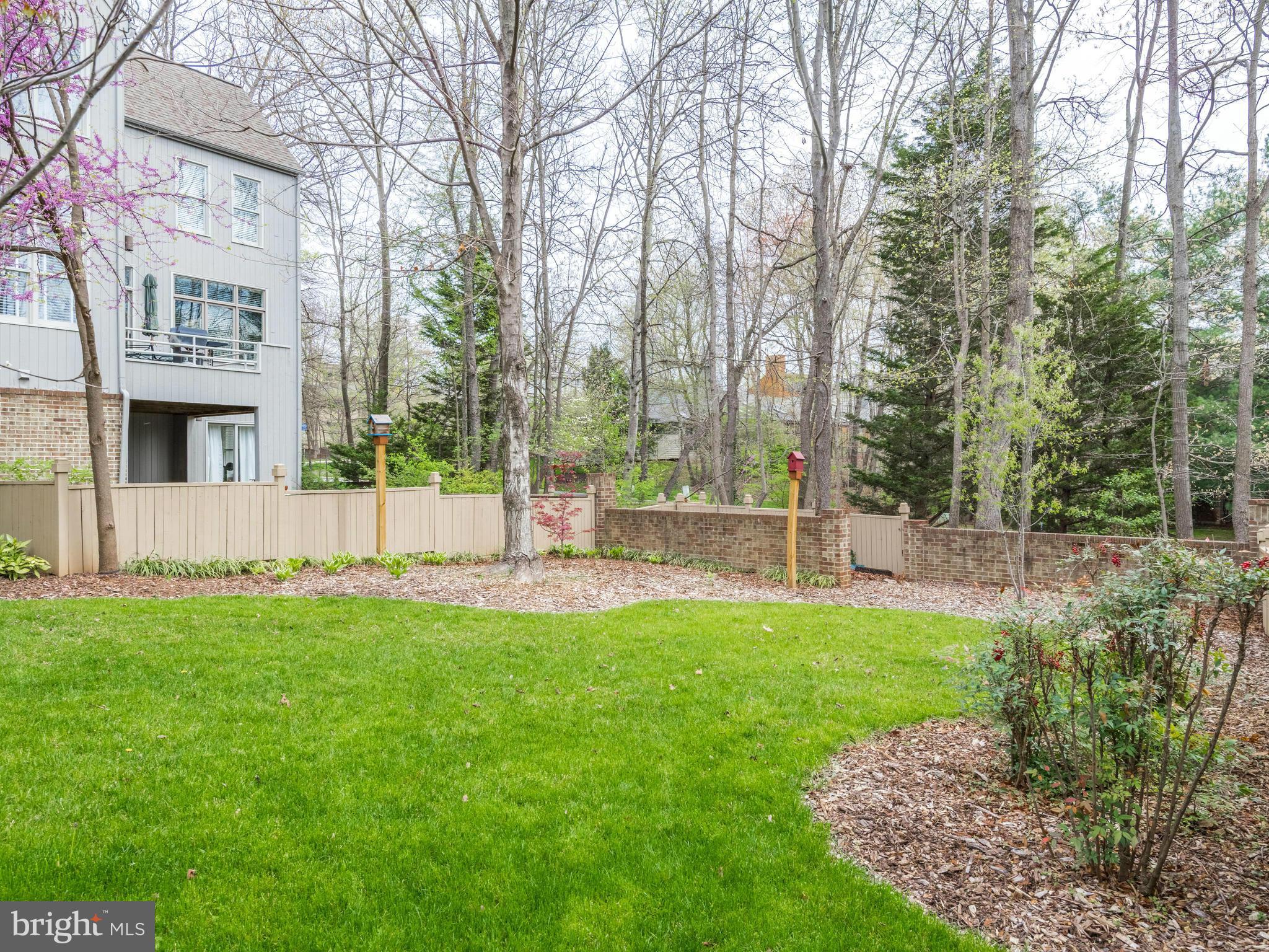 2039 Beacon Place Reston, VA 20191 - Photo 24 of 28 Rear Yard