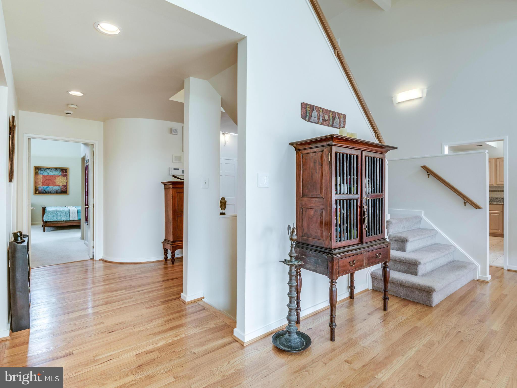 2039 Beacon Place Reston, VA 20191 - Photo 4 of 28 Interior (General)