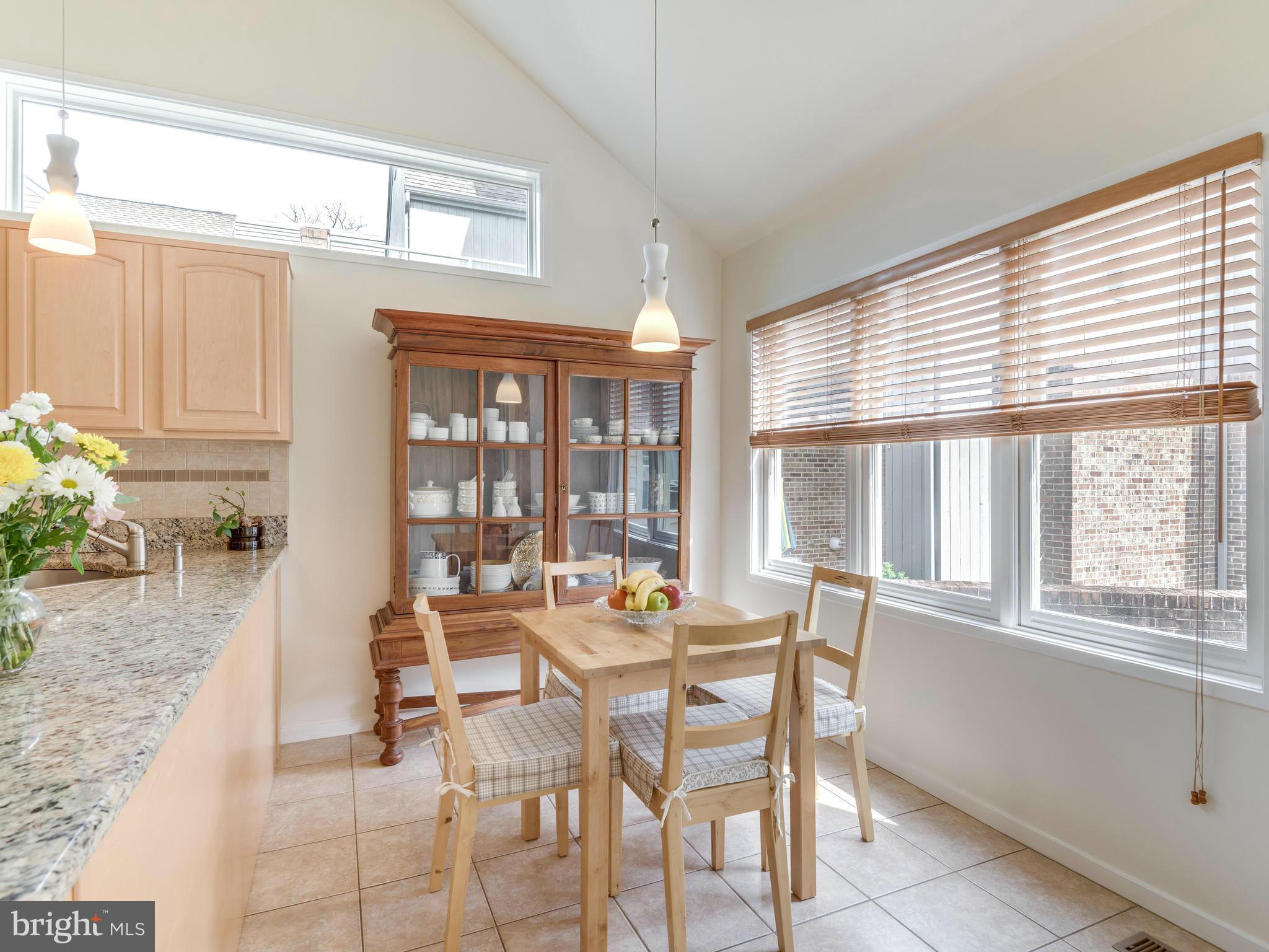 2039 Beacon Place Reston, VA 20191 - Photo 8 of 28 Breakfast Room