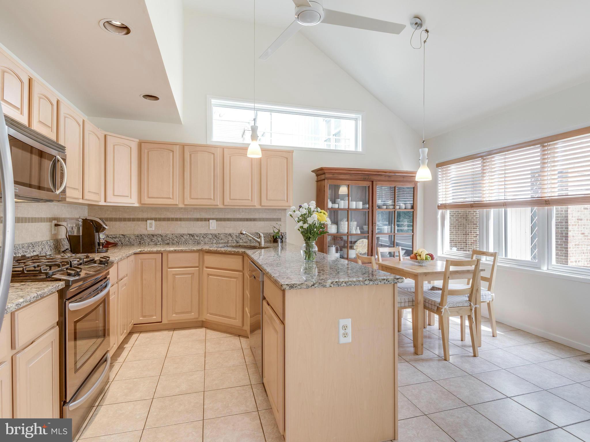 2039 Beacon Place Reston, VA 20191 - Photo 9 of 28 Open Kitchen