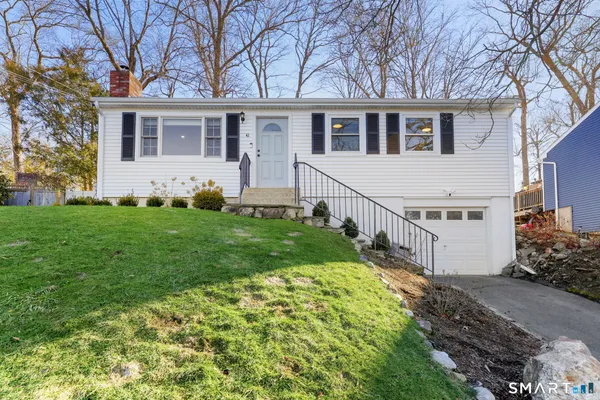 $485,000 | 41 Skyline Drive, Brookfield, CT 06804