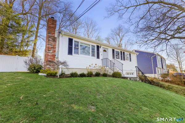 $485,000 | 41 Skyline Drive, Brookfield, CT 06804
