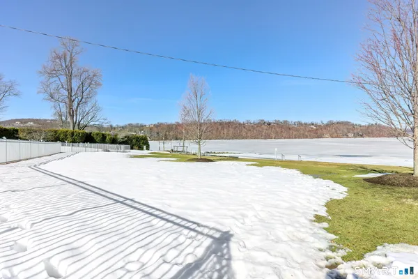 $485,000 | 41 Skyline Drive, Brookfield, CT 06804