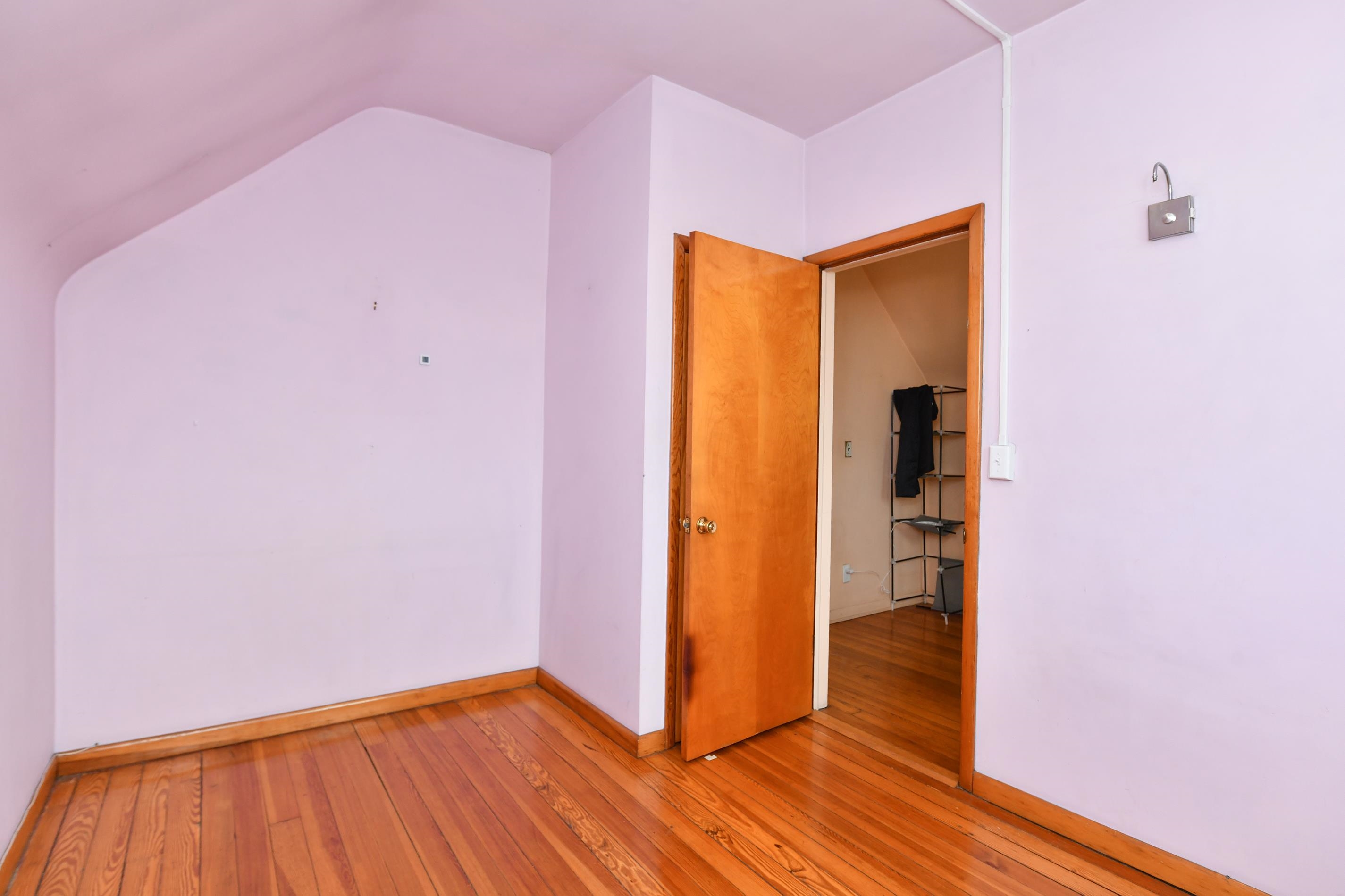 241 Maple Street Secaucus, NJ 07094 - Photo 19 of 34
