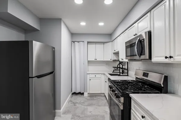 $2,200 | 26 Knoll Drive, Blackwood, NJ 08012