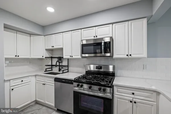 $2,200 | 26 Knoll Drive, Blackwood, NJ 08012