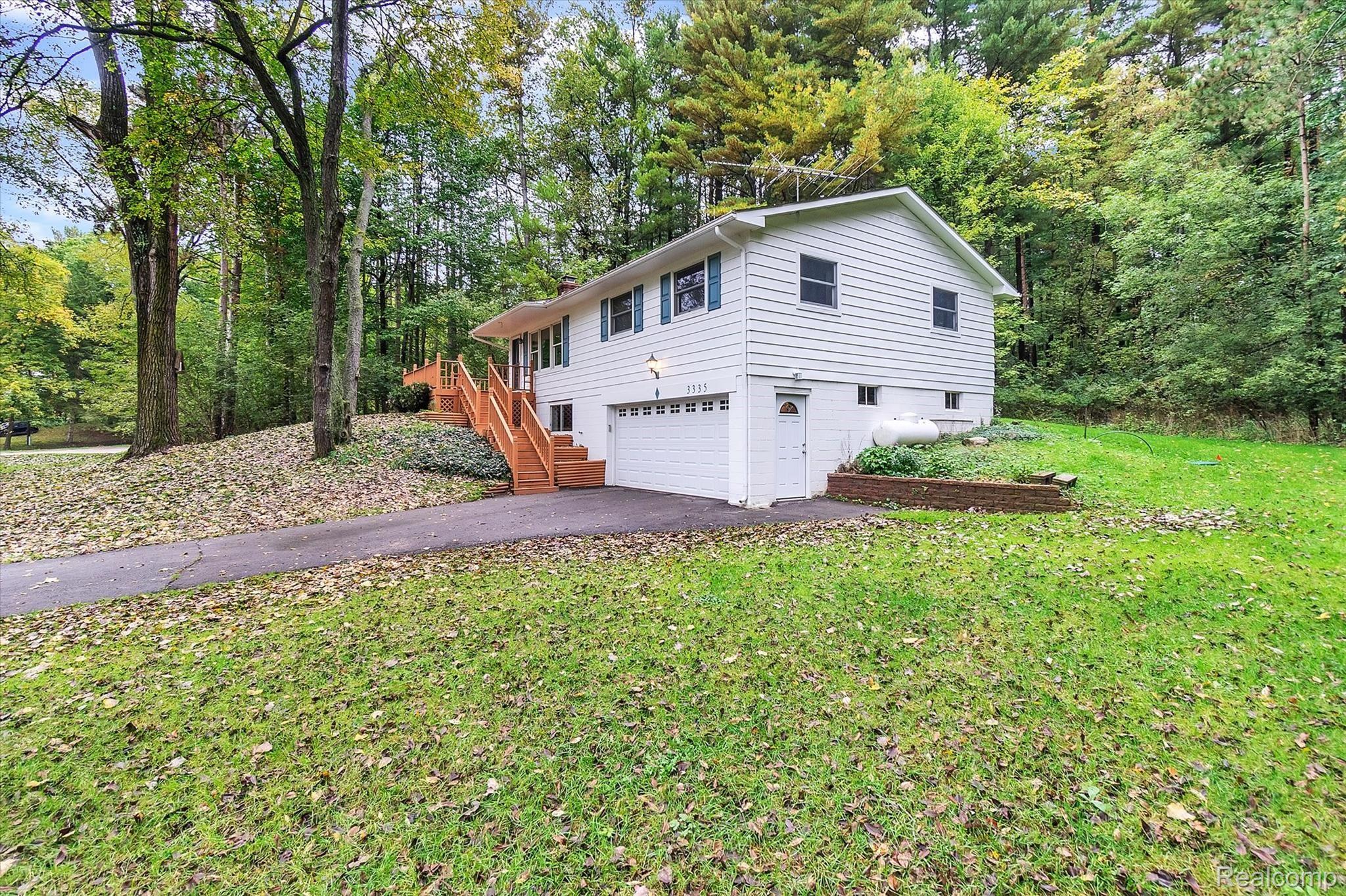 3335 Jewell Road Howell, MI 48843 - Photo 4 of 32 04-3335-Jewell-Rd-Howell-MI-48843-WindowStill-Real-Estate-Photography-4.jpg