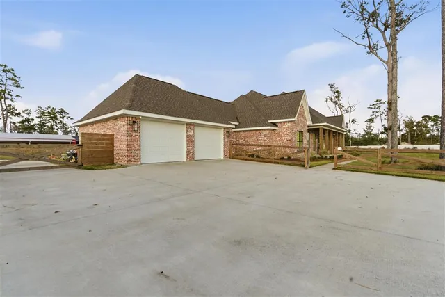 $565,000 | 1216 Rainbow Lane, Lake Charles, LA 70611