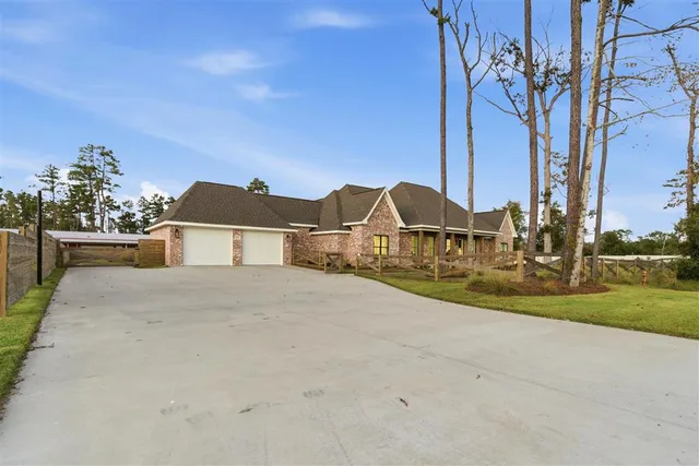 $565,000 | 1216 Rainbow Lane, Lake Charles, LA 70611