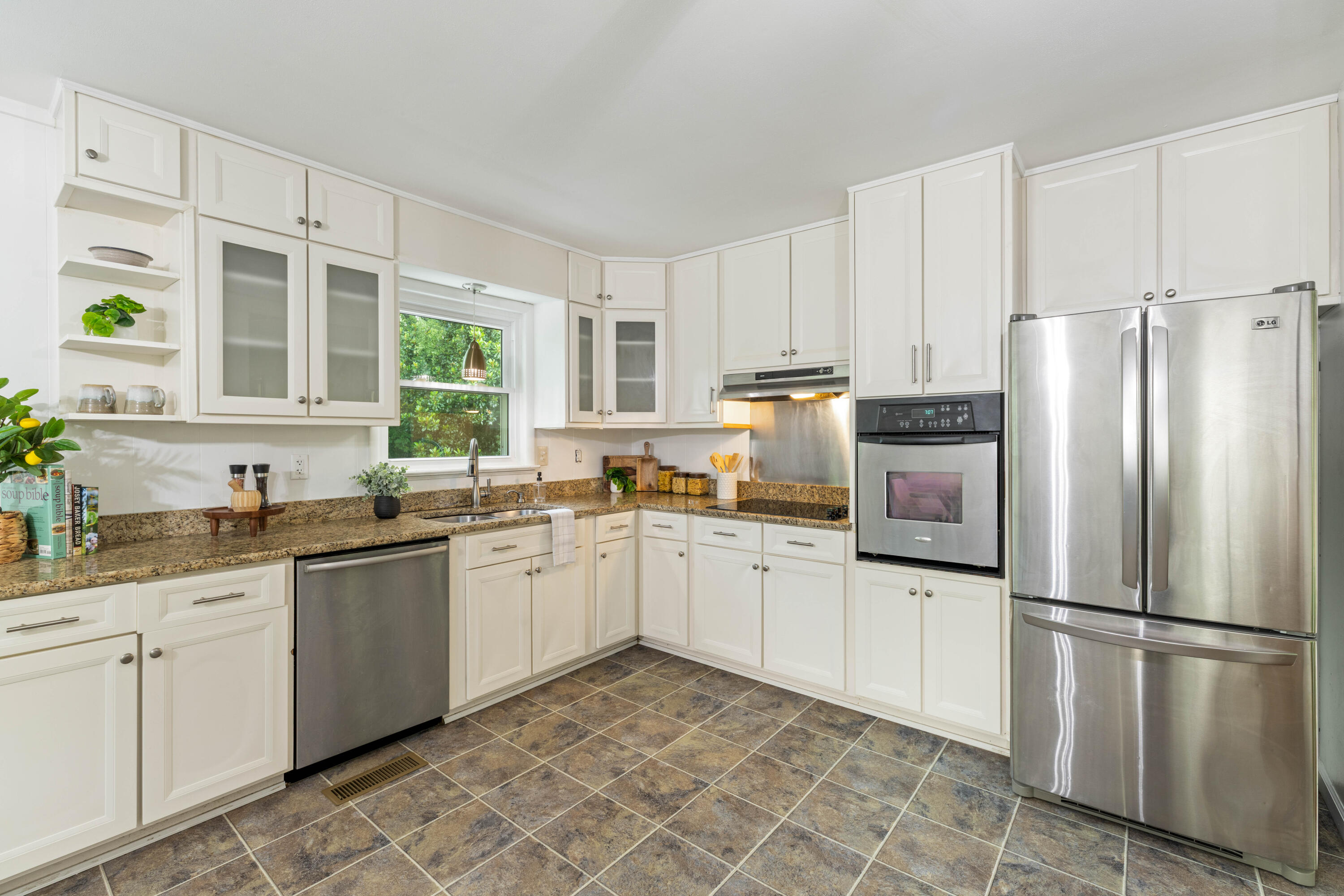 4108 Ealy Road Chattanooga, TN 37412 - Photo 9 of 33 Kitchen - 4