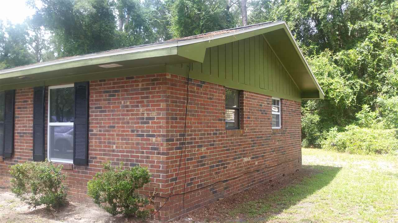 305 Sandra Street Perry, FL 32348 - Photo 4 of 25