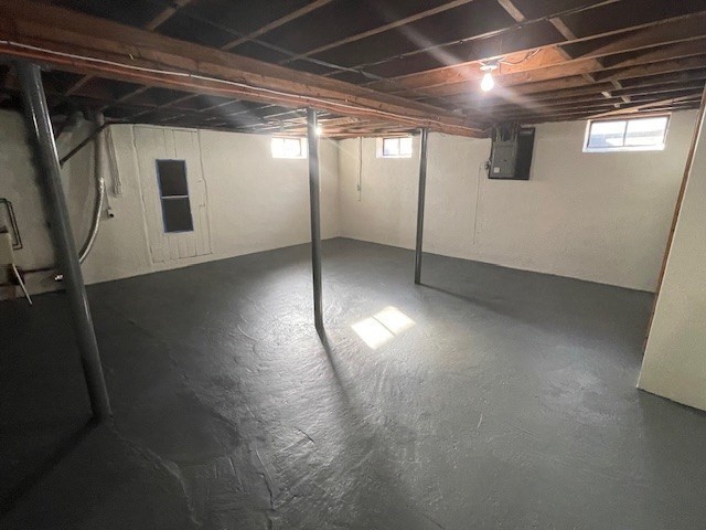 105 Brewster Street Springfield, MA 01119 - Photo 16 of 18