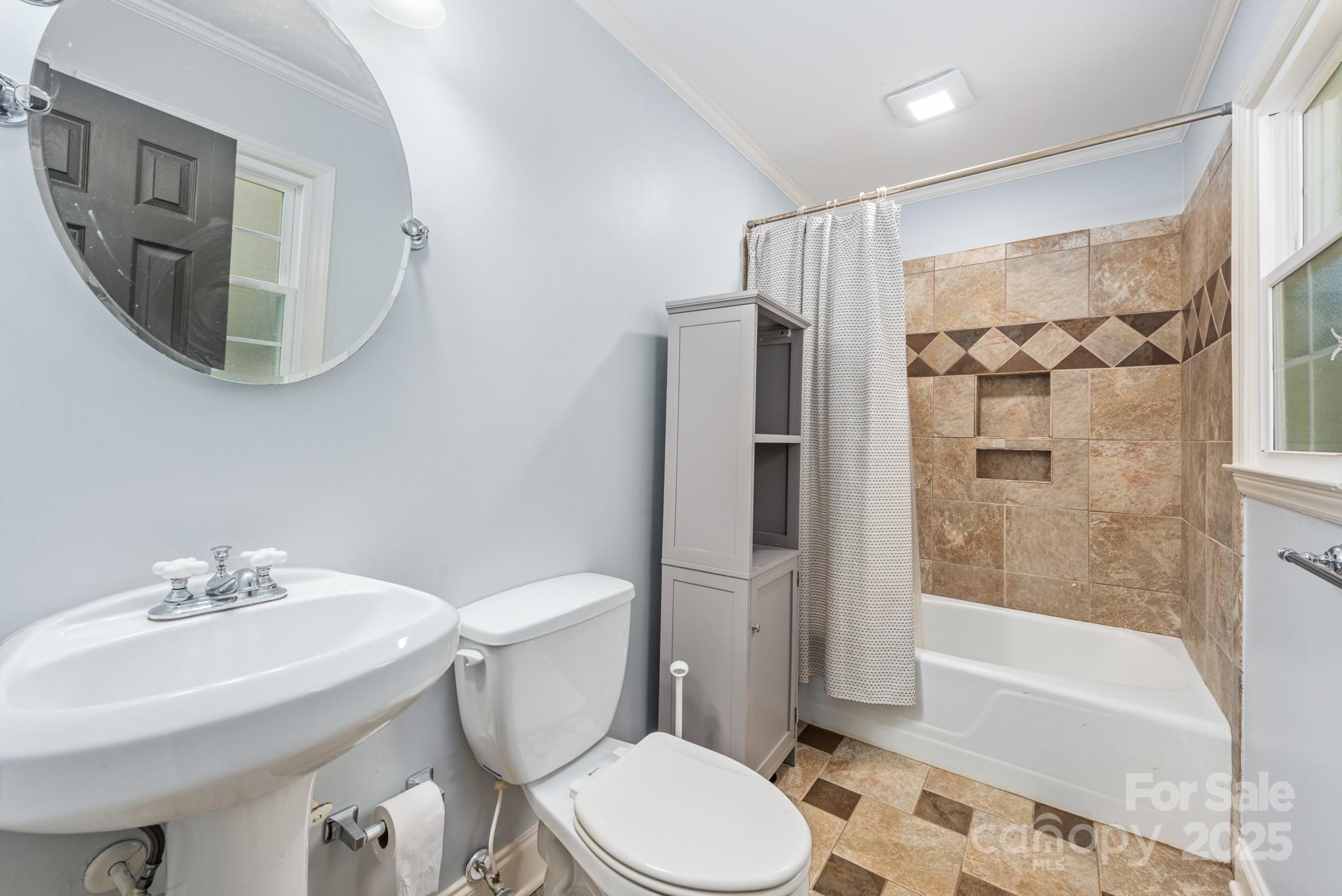 4600 Castleton Road Charlotte, NC 28211 - Photo 13 of 21 Gallery Image 13