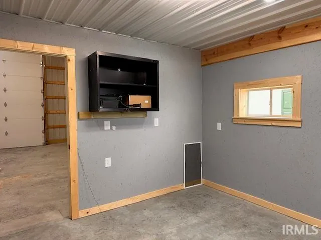 $449,900 | 5495 Sand Pit Road, Bedford, IN 47421