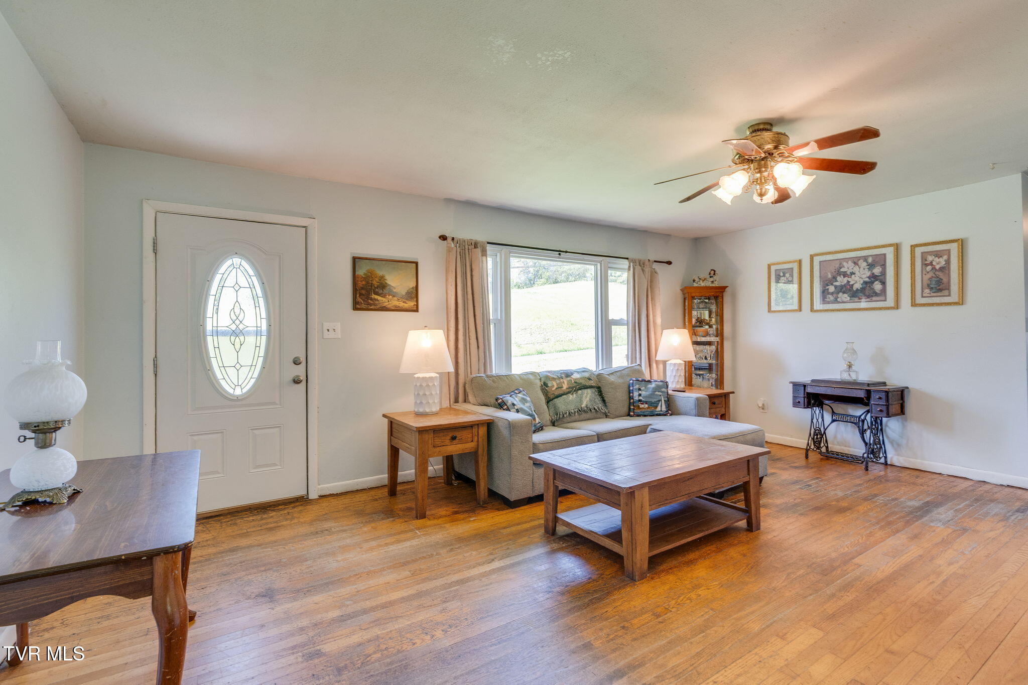 2251 Siam Road Elizabethton, TN 37643 - Photo 6 of 36 005