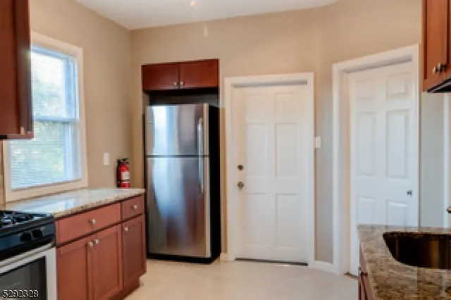 $2,950 | 1410 Hussa Street, Linden, NJ 07036