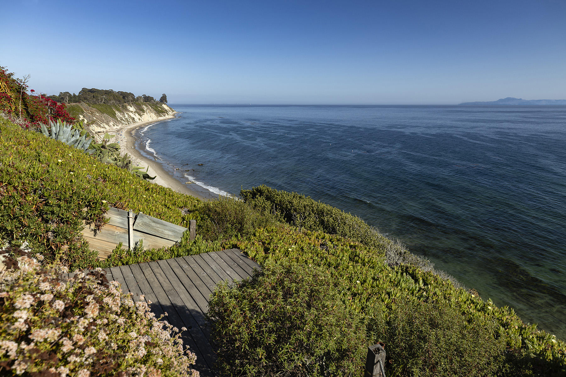 3239 Cliff Drive Santa Barbara, CA 93109 - Photo 2 of 8 a view of a yard