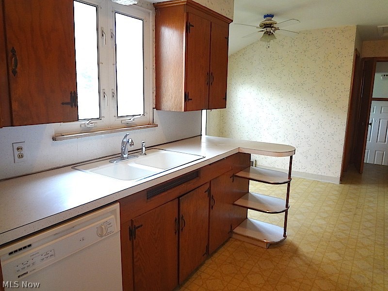 13015 Hathaway Road Garfield Heights, OH 44125 - Photo 12 of 20