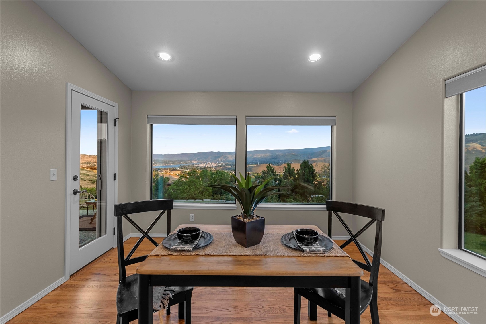 1113 Rue Jolie Wenatchee, WA 98801 - Photo 10 of 39 Gallery Image 10