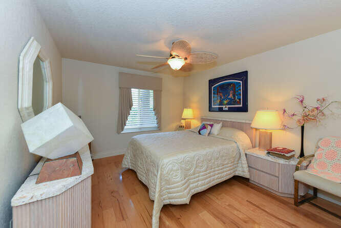 150 Beach Summit Court Jupiter, FL 33477 - Photo 14 of 31 Guest Bedroom
