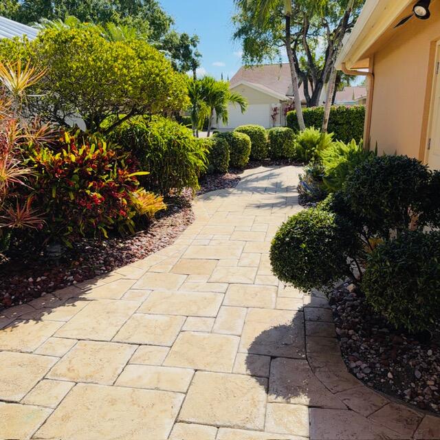 150 Beach Summit Court Jupiter, FL 33477 - Photo 23 of 31 Walkway landscape