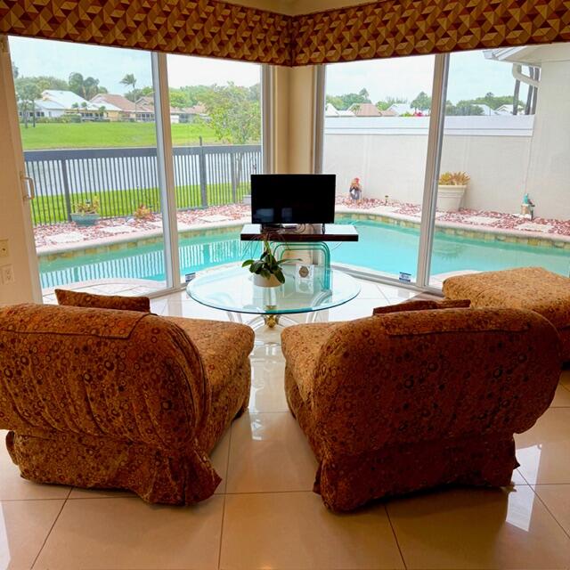 150 Beach Summit Court Jupiter, FL 33477 - Photo 5 of 31 Family room area