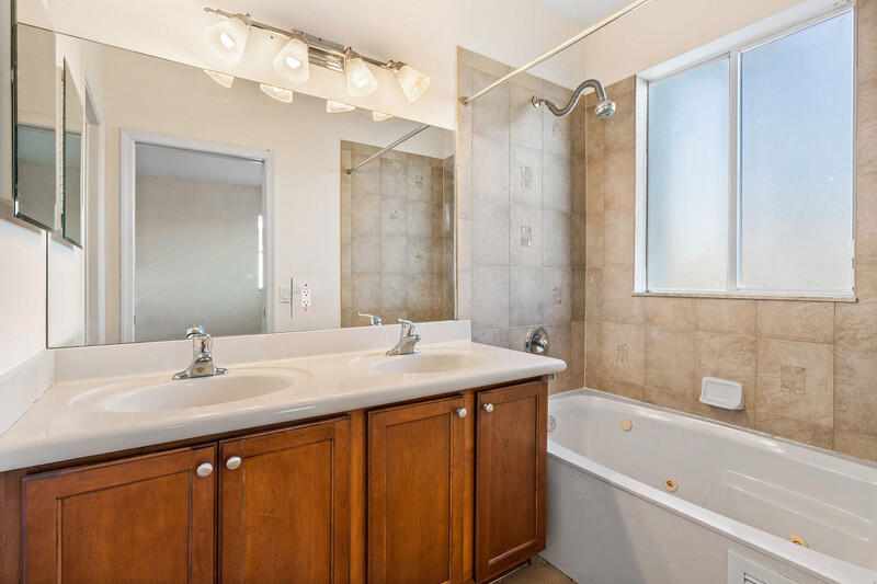 3063 Laurel Ridge Circle Riviera Beach, FL 33404 - Photo 20 of 37 20