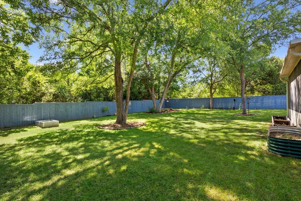 128 Creek Ridge Drive Waco, TX 76708 - Photo 38 of 40 View of yard