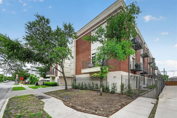 $3,500 | 5618 Lindell Avenue, Unit 6, Dallas, TX 75206