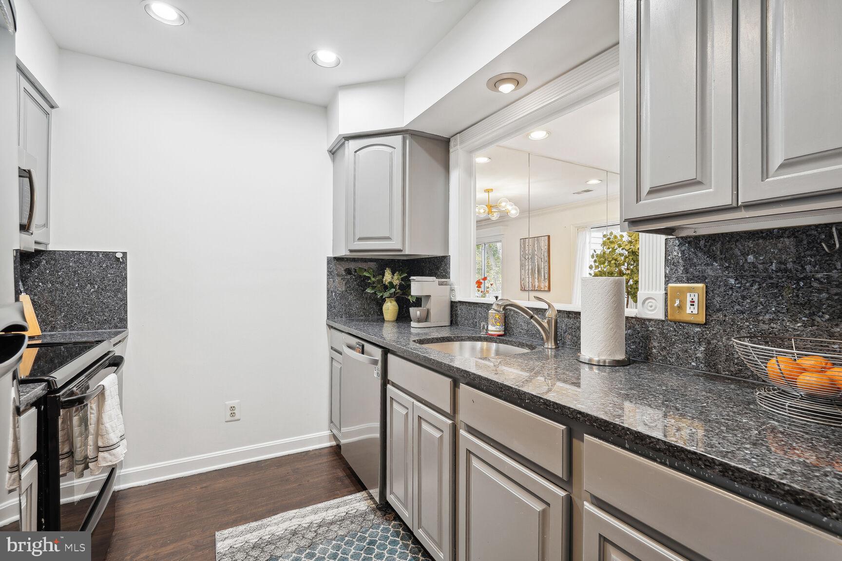 2101 North Rolfe Street, Unit D Arlington, VA 22209 - Photo 11 of 22