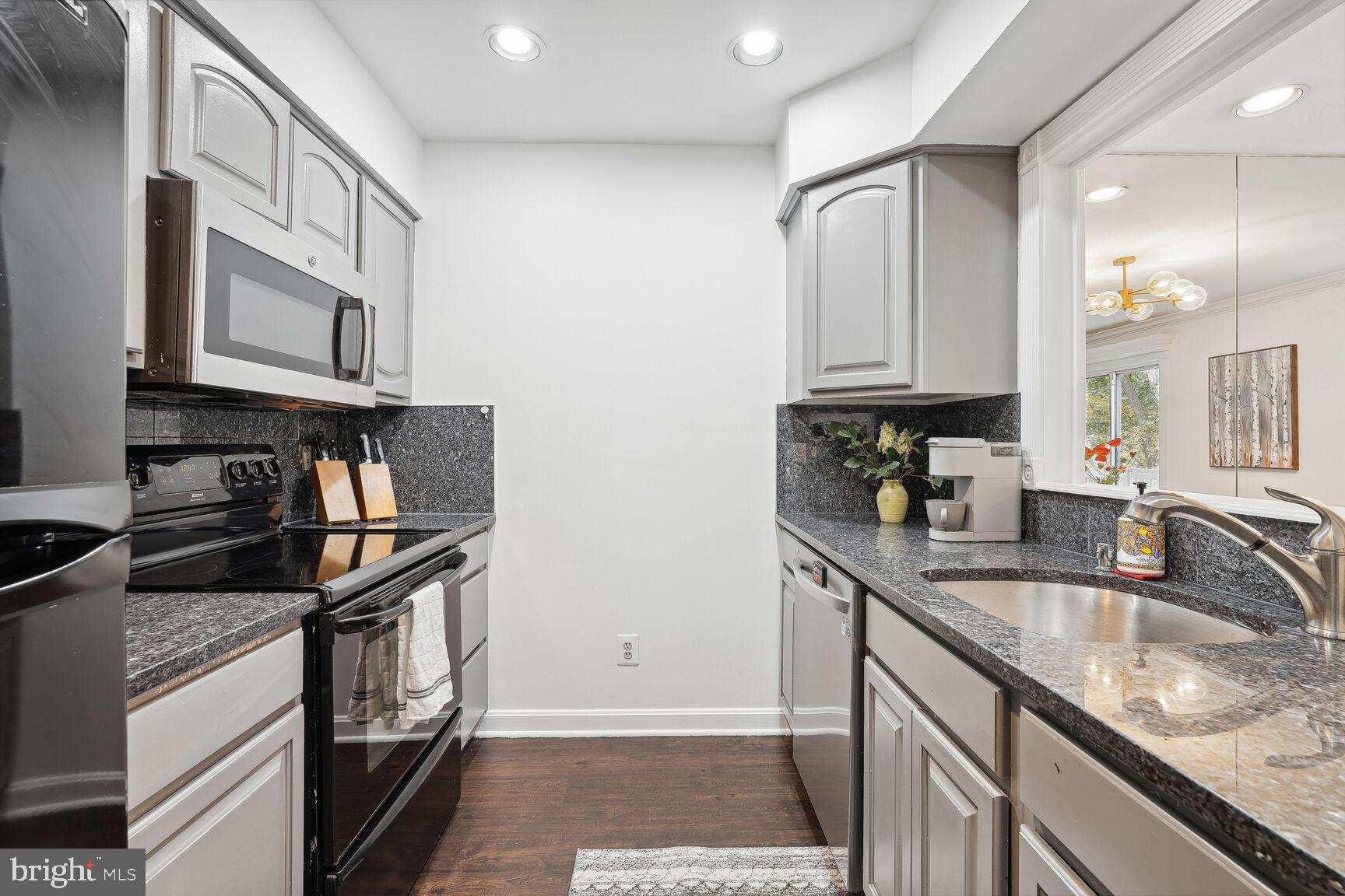 2101 North Rolfe Street, Unit D Arlington, VA 22209 - Photo 12 of 22