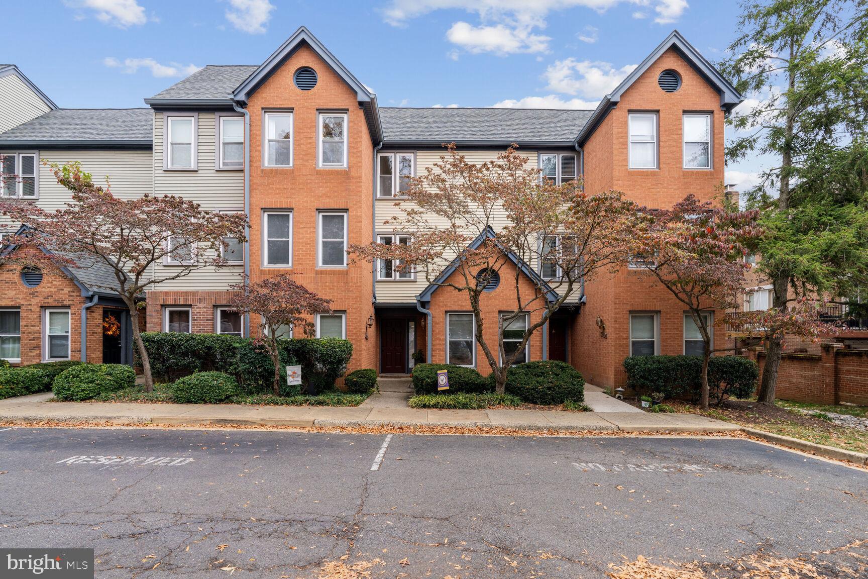 2101 North Rolfe Street, Unit D Arlington, VA 22209 - Photo 2 of 22