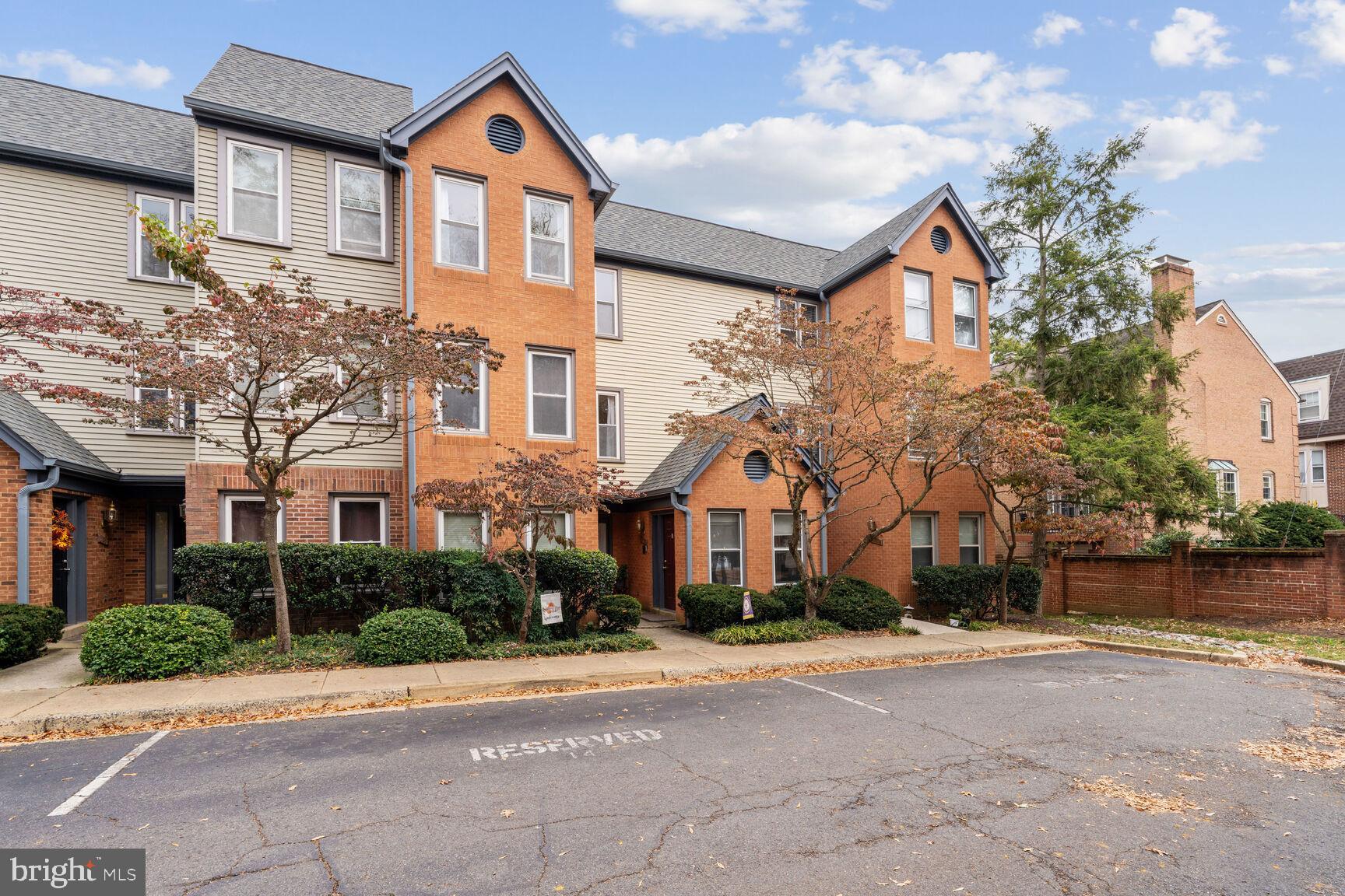 2101 North Rolfe Street, Unit D Arlington, VA 22209 - Photo 3 of 22