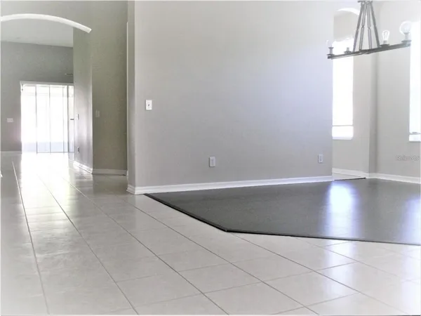 $2,750 | 4635 Whispering Wind Avenue, Tampa, FL 33614