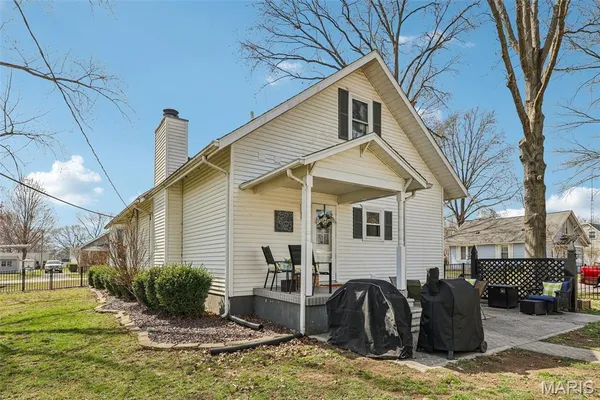 $225,000 | 1491 Clinton Street, Carlyle, IL 62231