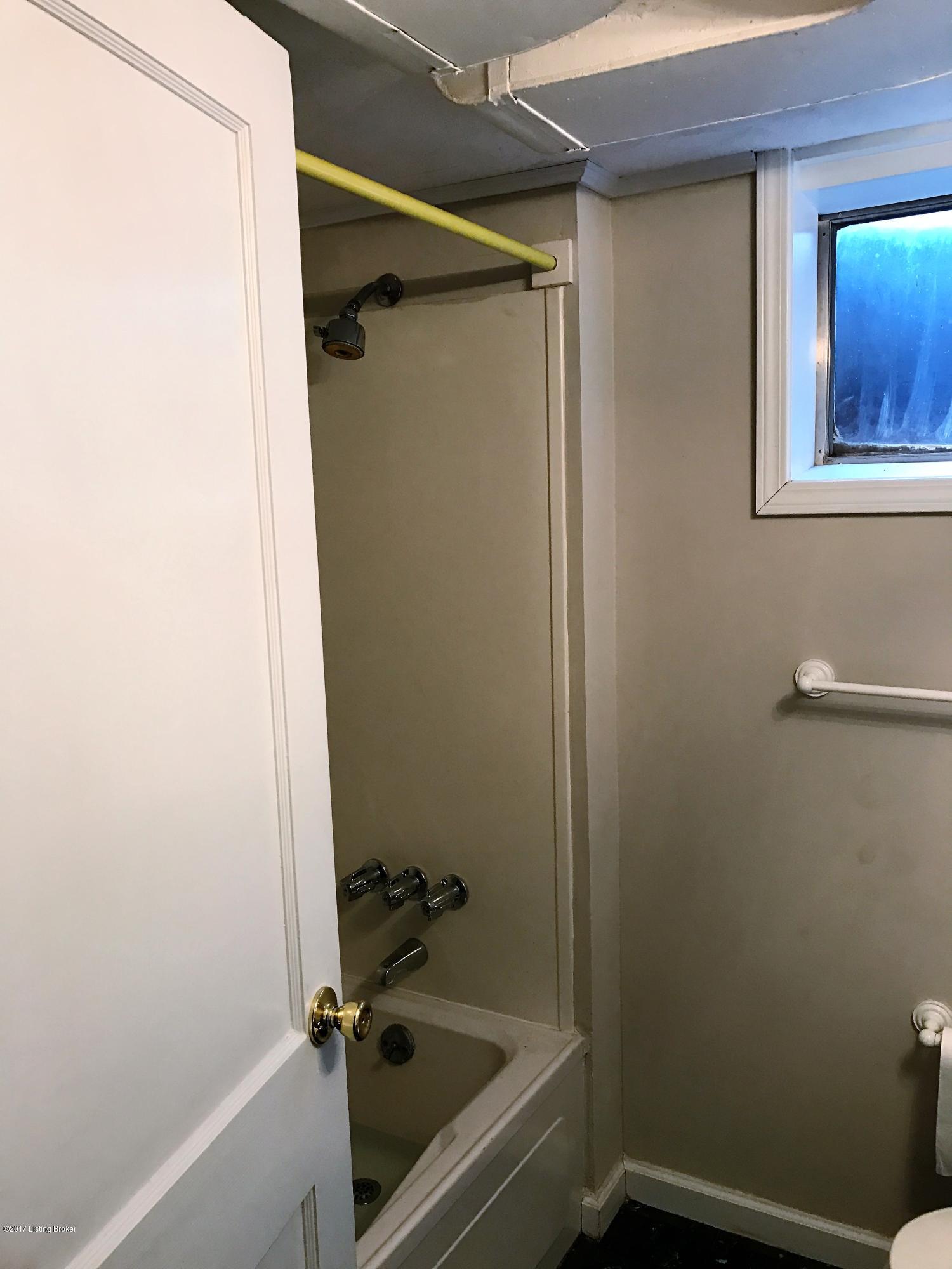 5120 Dunvegan Road Louisville, KY 40222 - Photo 42 of 47 Basement Bath