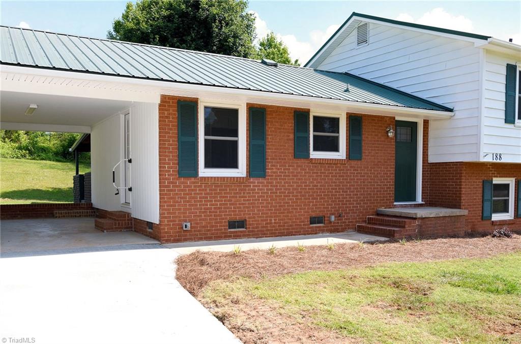 188 Cloverdale Road Lexington, NC 27295 - Photo 3 of 34 Gallery Image 3