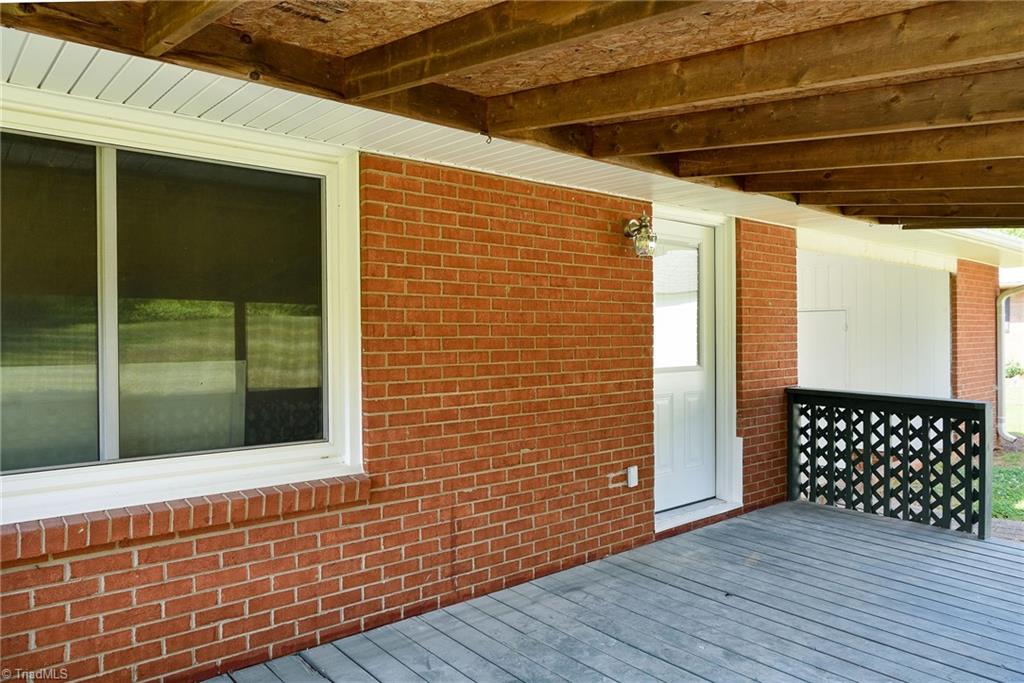 188 Cloverdale Road Lexington, NC 27295 - Photo 7 of 34 Gallery Image 7