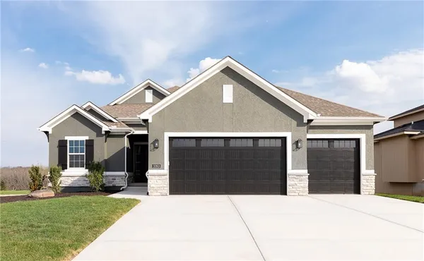 $660,000 | 3353 West 187th Street, Overland Park, KS 66085