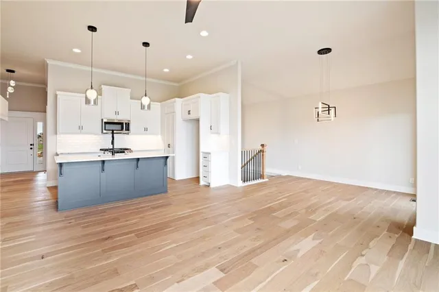 $660,000 | 3353 West 187th Street, Overland Park, KS 66085