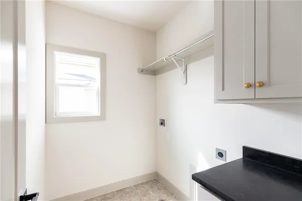 $660,000 | 3353 West 187th Street, Overland Park, KS 66085